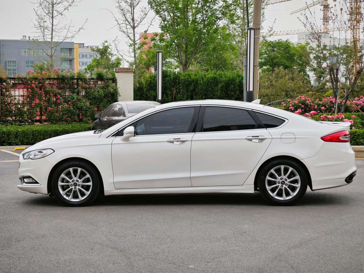 福特 蒙迪歐  2017款 EcoBoost 180 時(shí)尚型圖片