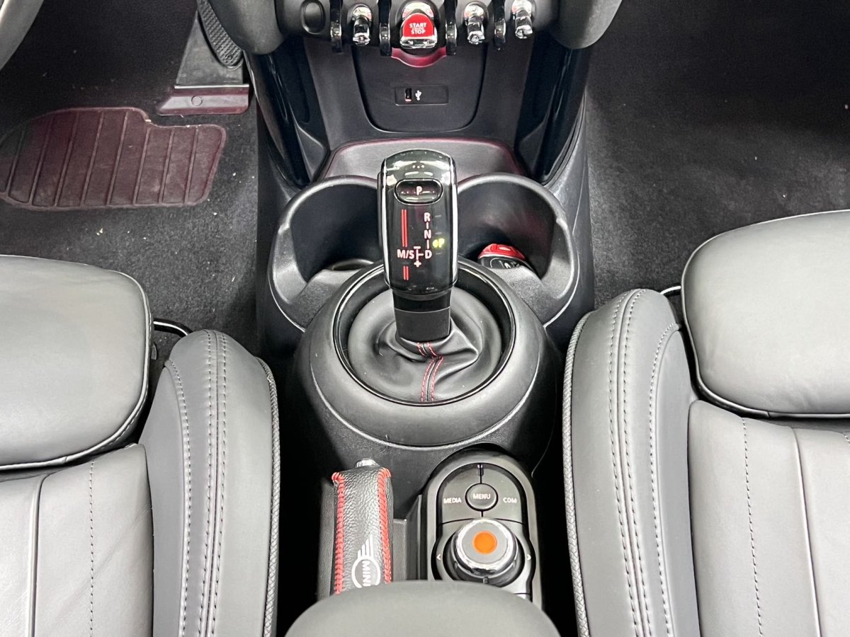 MINI MINI  2019款 2.0T COOPER S 艺术家 五门版图片