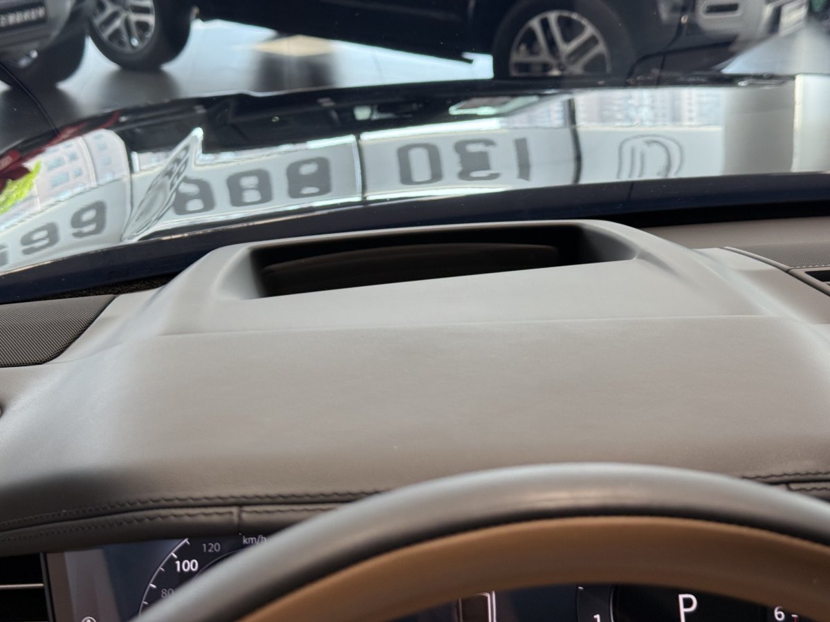 2024年1月路虎 攬勝  2024款 3.0 L6 400PS 典范加長版