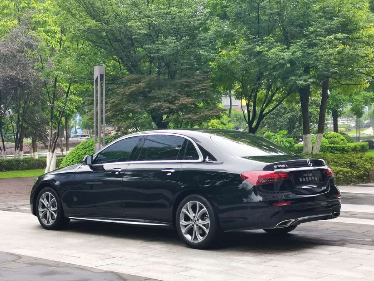 奔馳 奔馳E級  2021款 改款 E 300 L 運動豪華型圖片