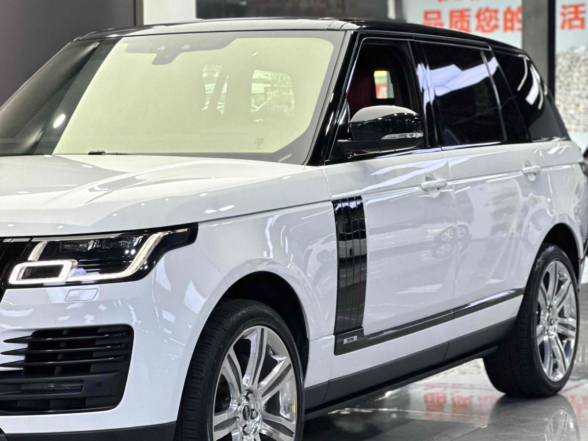 路虎 揽胜  2018款 3.0 V6 SC Vogue 传世加长版图片