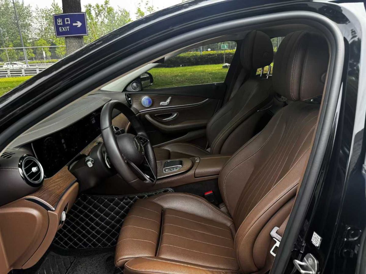 奔馳 奔馳E級(jí)  2022款 E 300 L 豪華型圖片
