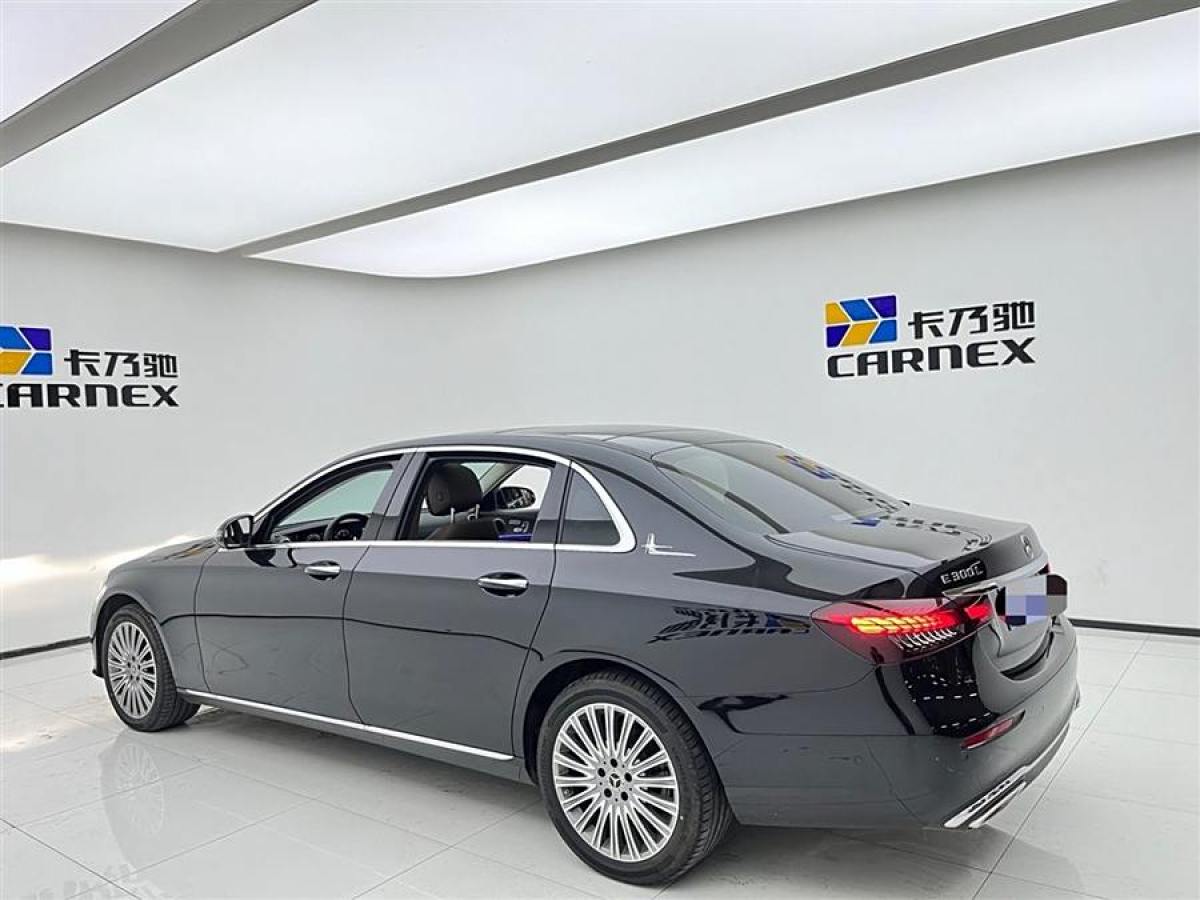 奔馳 奔馳E級  2022款 改款三 E 300 L 時尚型圖片