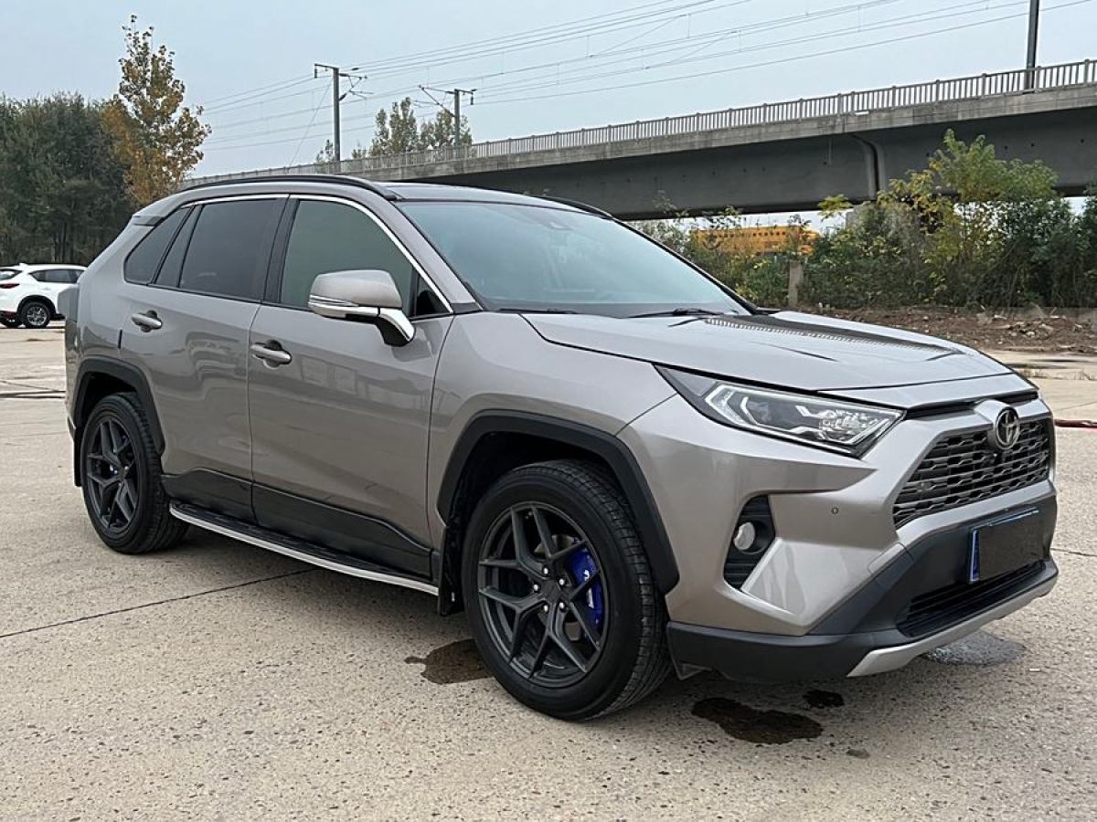 豐田 RAV4榮放  2020款 2.0L CVT兩驅(qū)尊貴版圖片