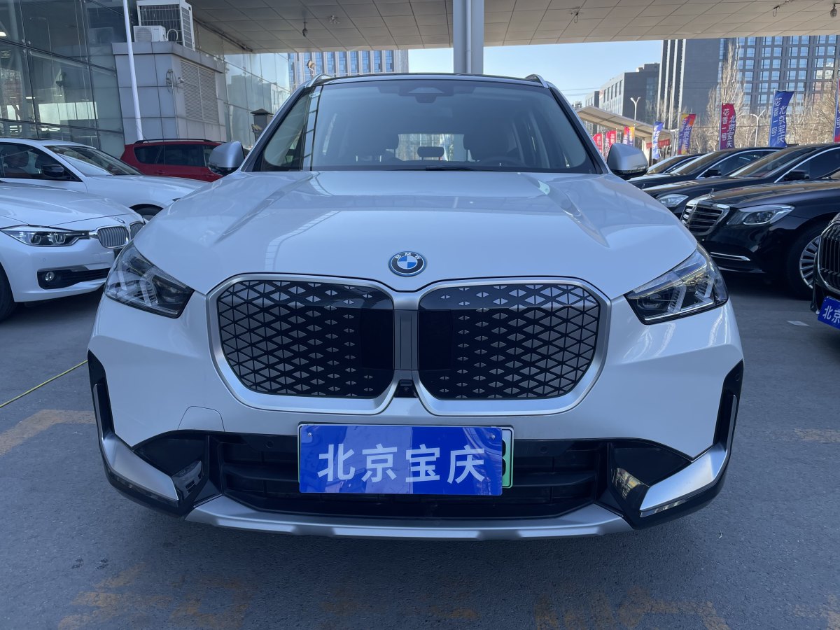 寶馬 寶馬iX1  2023款 xDrive30L X設(shè)計(jì)套裝圖片