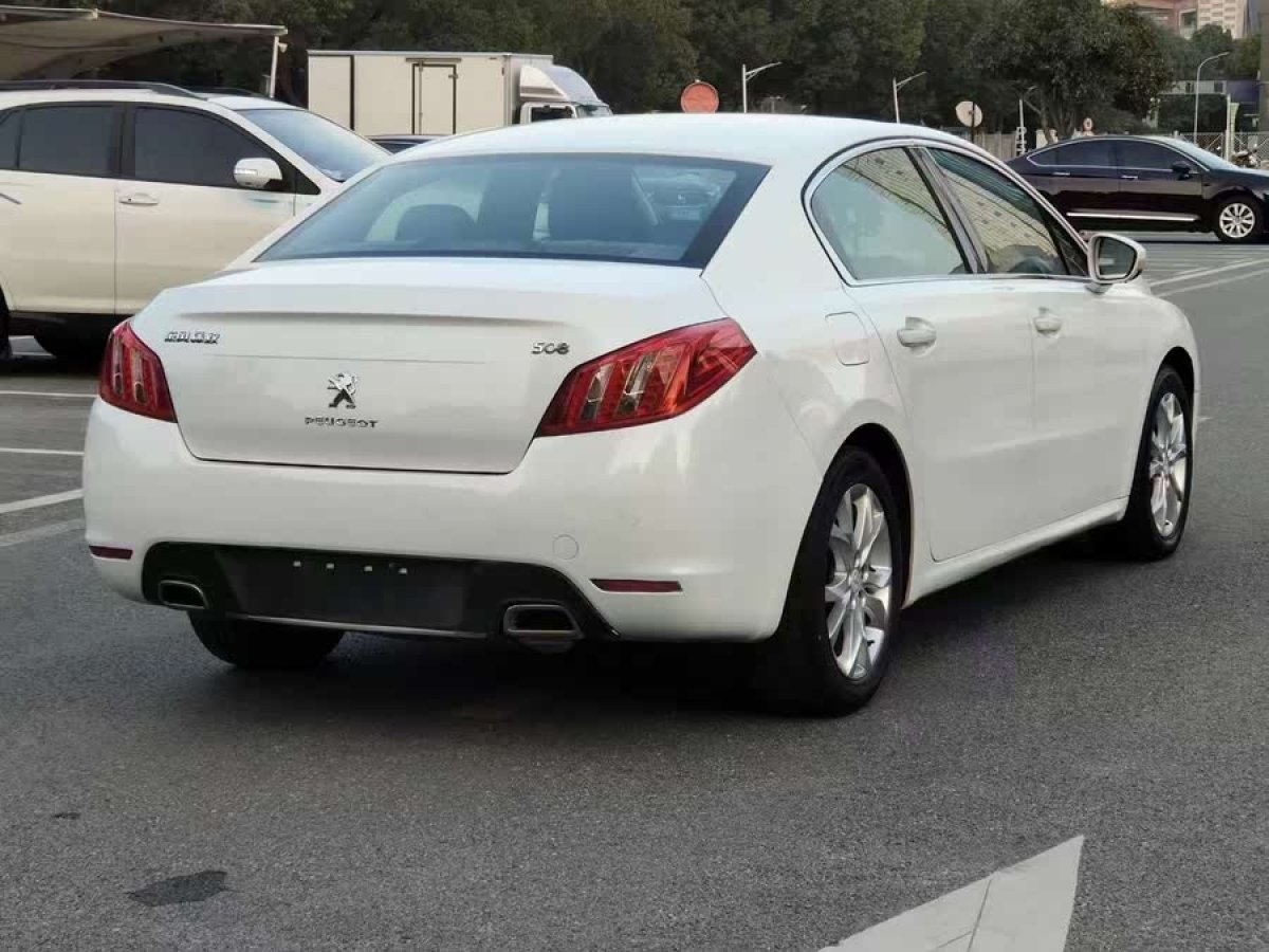 標(biāo)致 508  2012款 2.0L 自動豪華版圖片