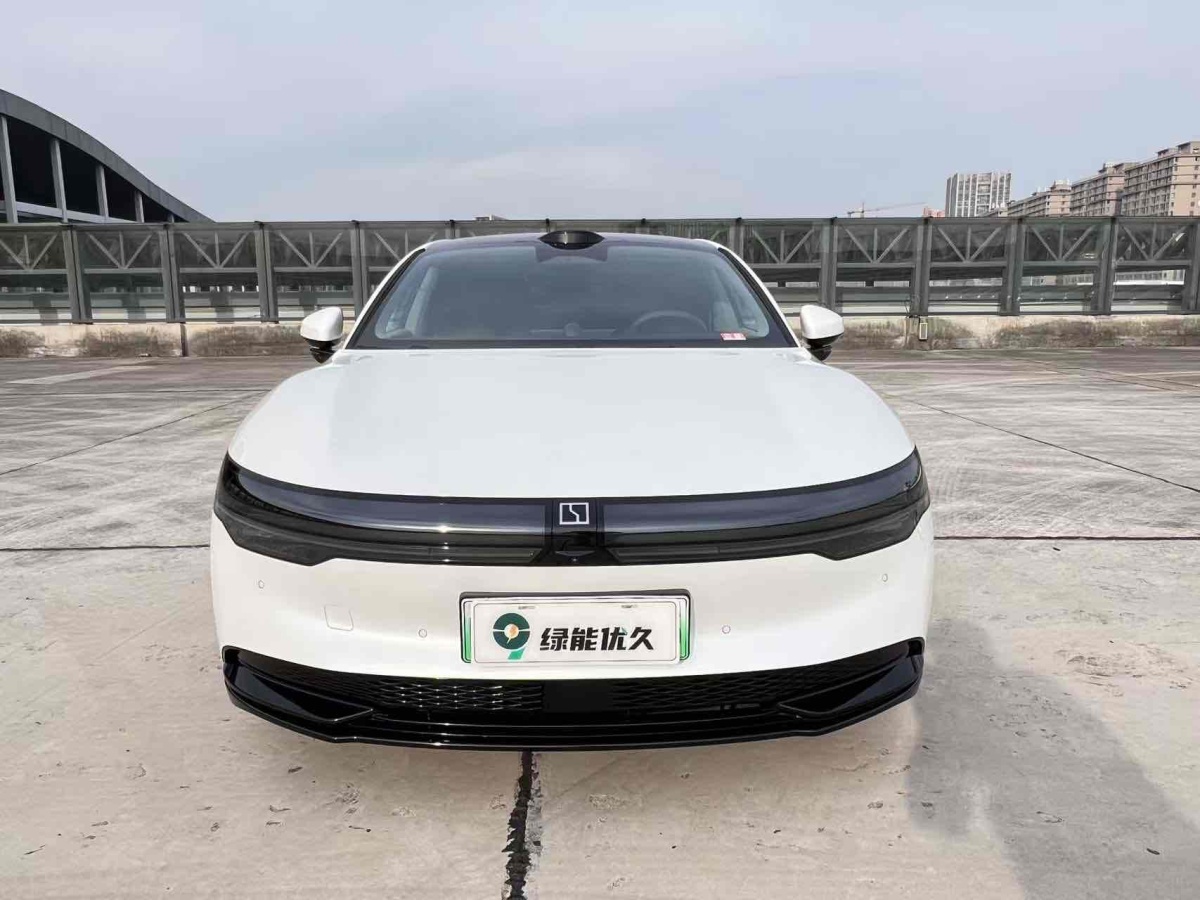 極氪 極氪007  2025款 長(zhǎng)續(xù)航后驅(qū)智駕版 100kWh圖片