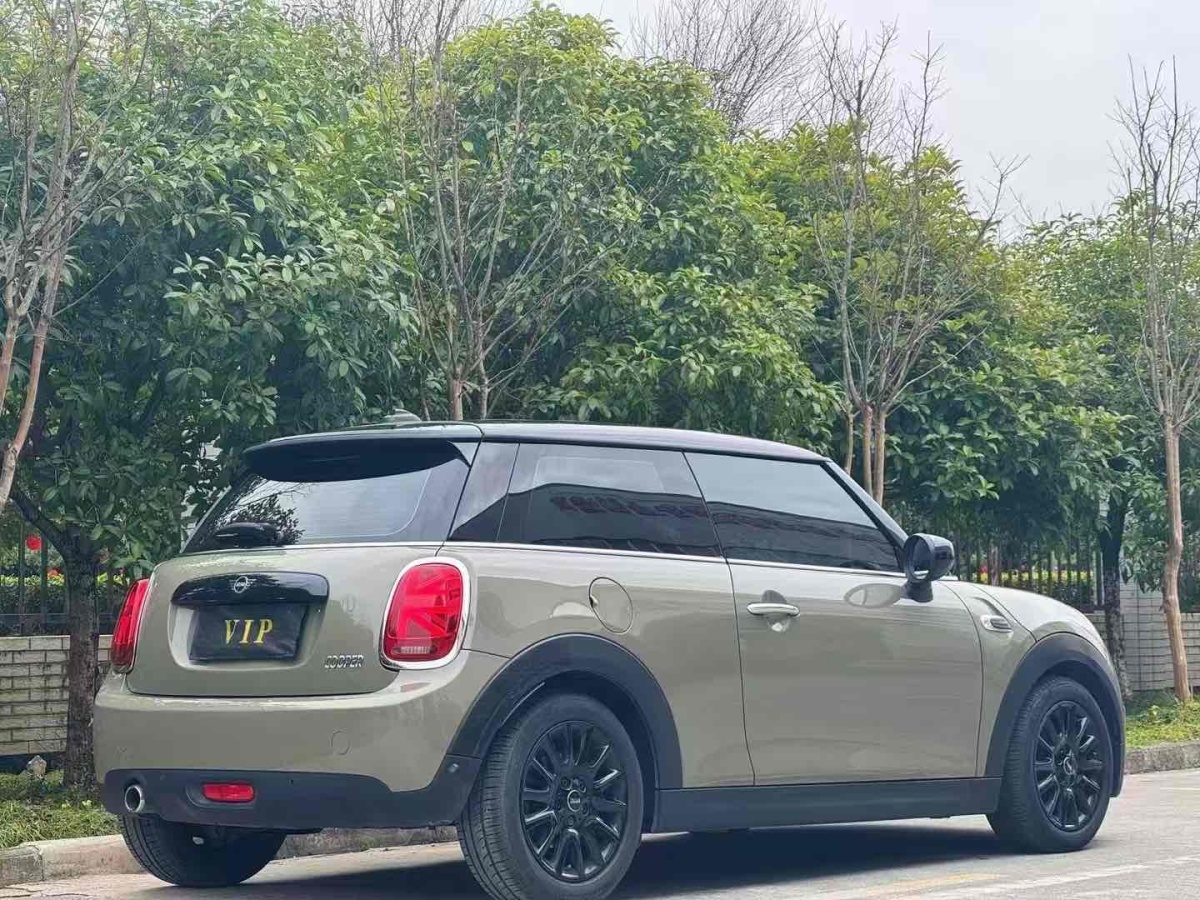 MINI MINI  2019款 2.0T COOPER S 經(jīng)典派圖片