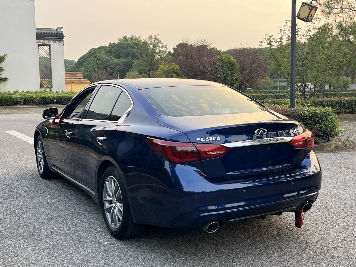 英菲尼迪 Q50L  2021款 2.0T 舒適版圖片