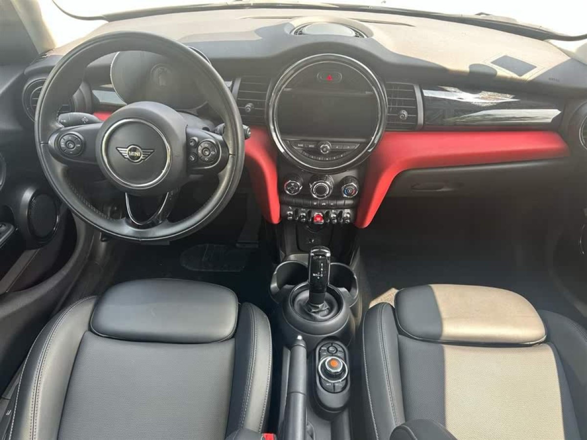 MINI MINI  2021款 1.5T COOPER 經(jīng)典派 五門版圖片