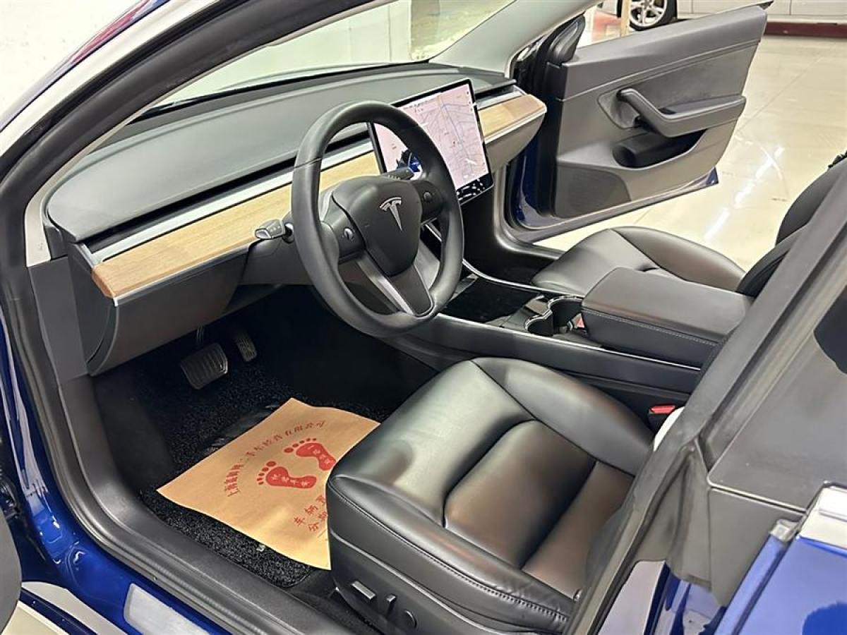 特斯拉 Model 3  2019款 標(biāo)準(zhǔn)續(xù)航后驅(qū)升級(jí)版圖片