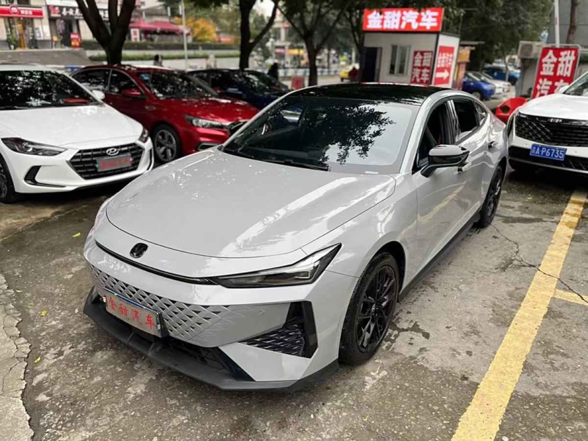 長安 長安UNI-V  2024款 1.5T 尊貴型圖片