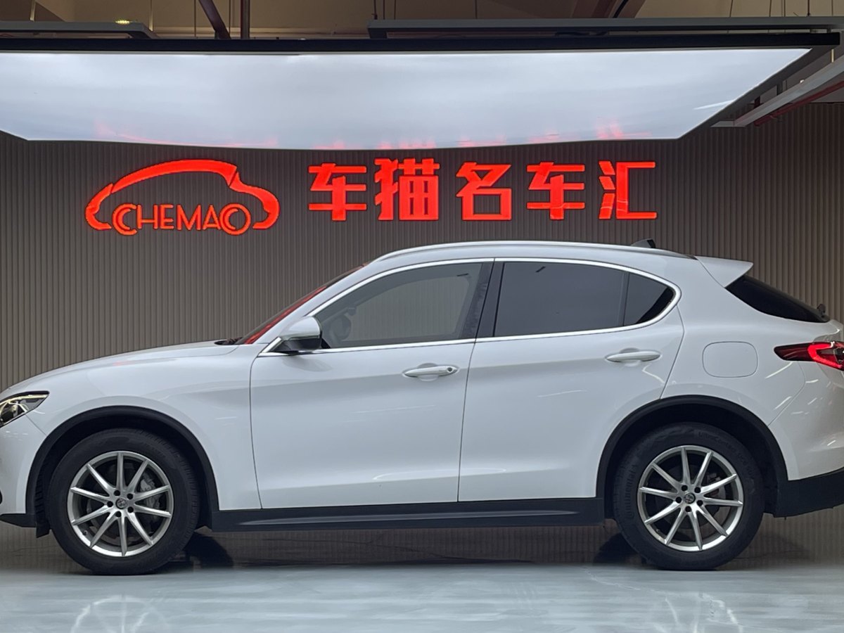 阿爾法·羅密歐 Stelvio  2017款 2.0T 280HP 豪華版圖片