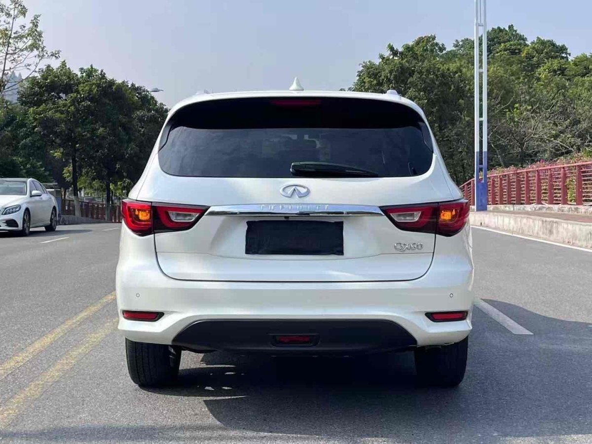 英菲尼迪 QX60  2020款 2.5 S/C Hybrid 兩驅(qū)卓越版 國VI圖片