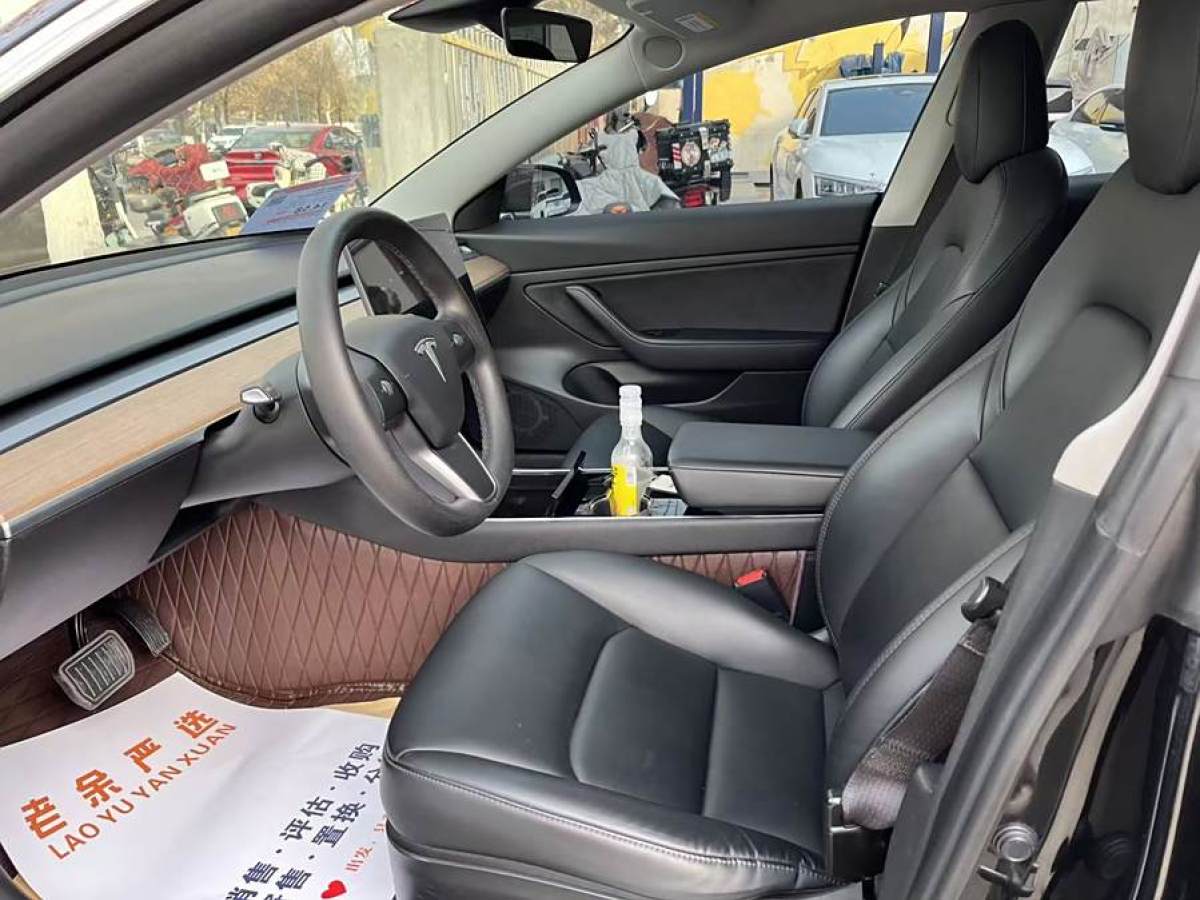 特斯拉 Model 3  2020款 改款 標(biāo)準(zhǔn)續(xù)航后驅(qū)升級版圖片