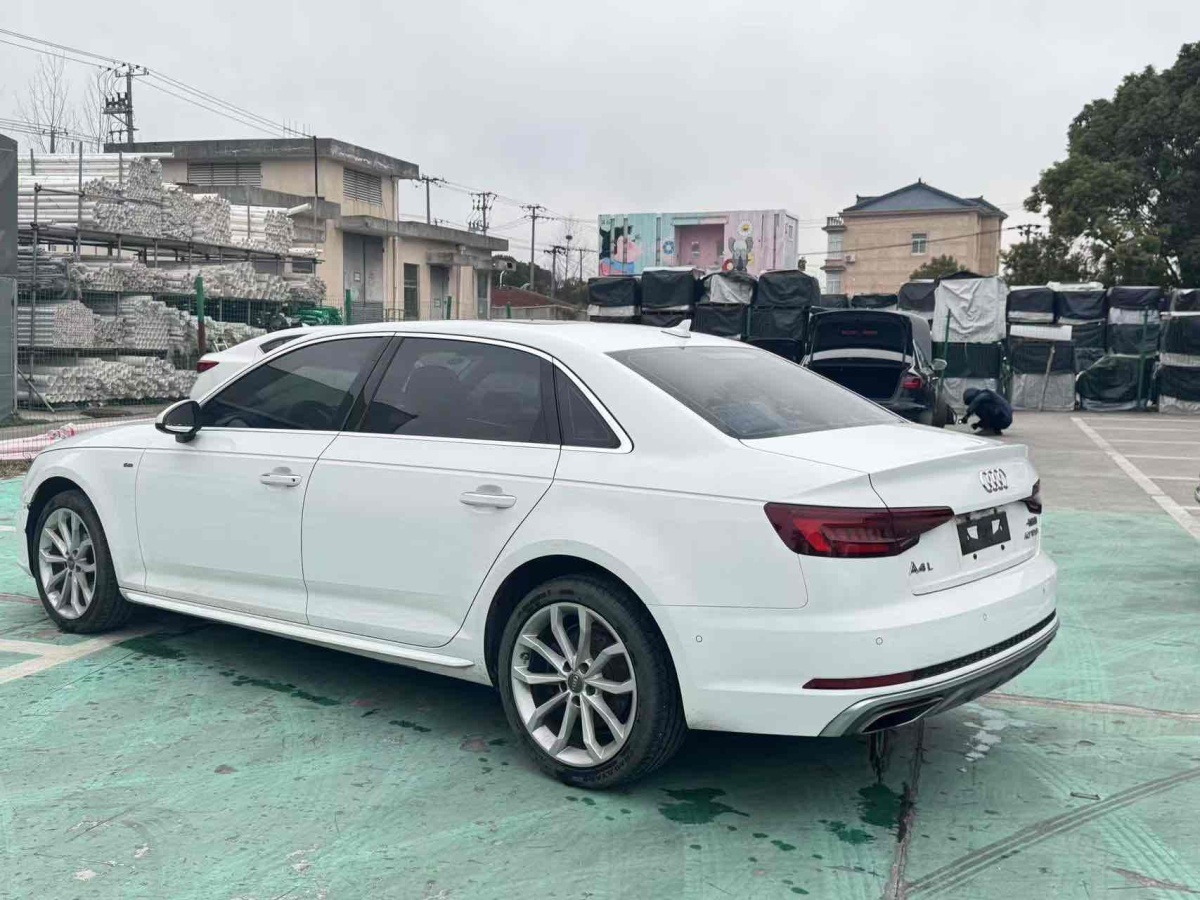 奧迪 奧迪A4L  2019款 40 TFSI 進(jìn)取型 國V圖片