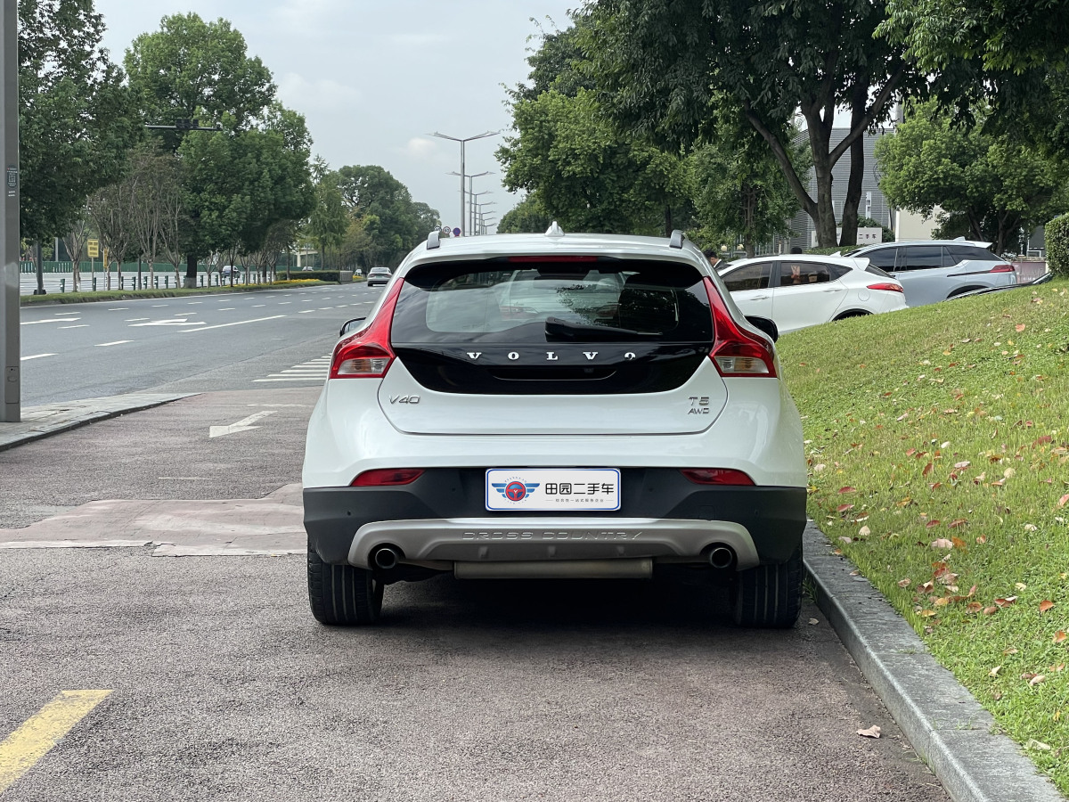 沃爾沃 V40  2014款 Cross Country T5 AWD 智雅版圖片