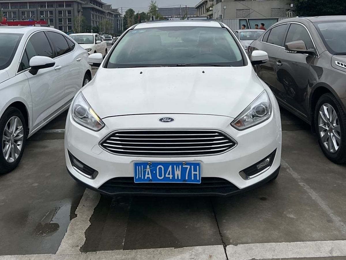 2017年11月福特 ?？怂? 2018款 三廂經(jīng)典 EcoBoost 180 自動精英型