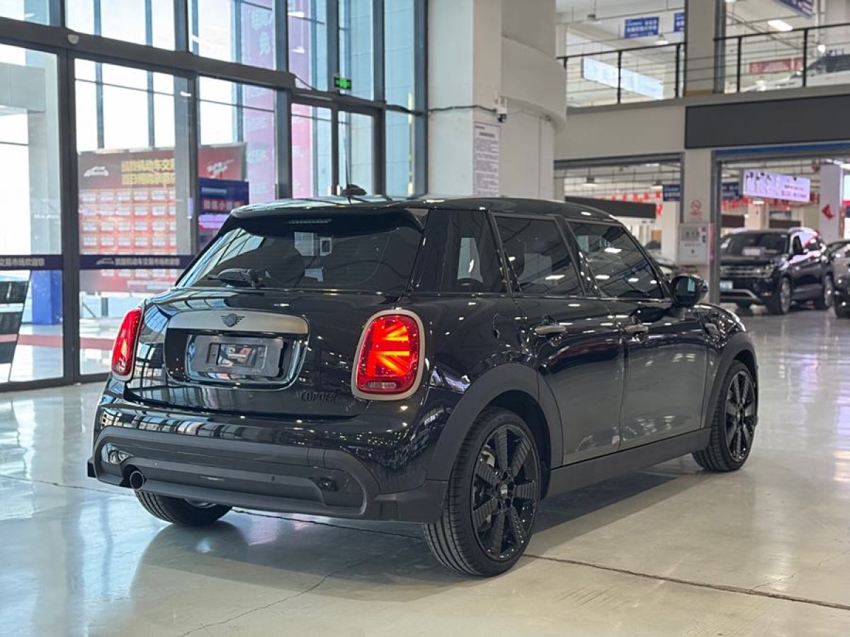 MINI MINI  2023款 1.5T COOPER 國王十字特別版 五門版圖片