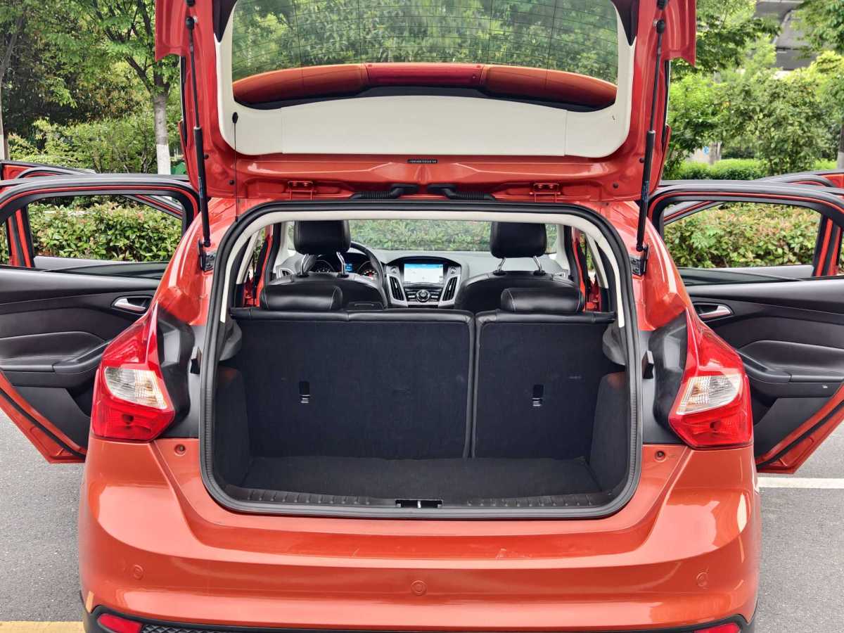 福特 ?？怂? 2012款 兩廂 1.6L 自動(dòng)風(fēng)尚型圖片