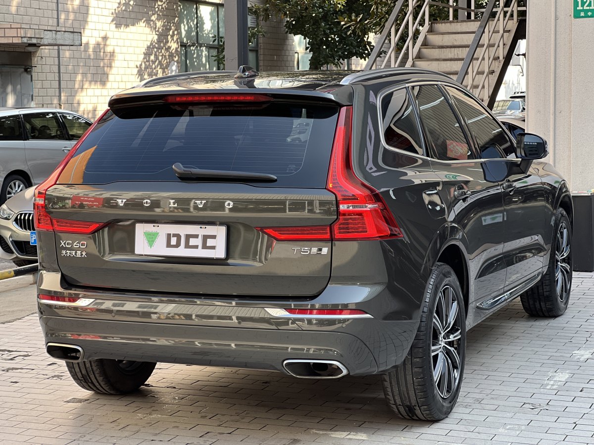 2019年10月沃爾沃 XC60  2020款 T5 四驅(qū)智遠豪華版