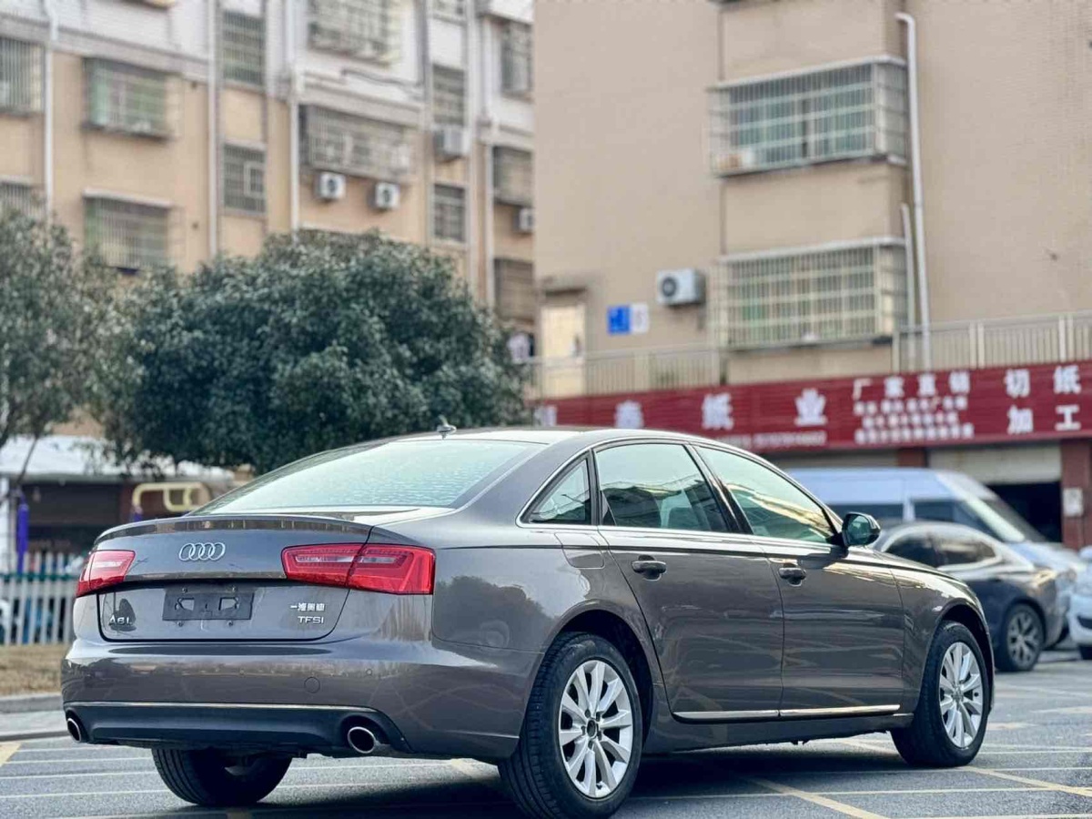 奧迪 奧迪A6L  2014款 TFSI 標(biāo)準(zhǔn)型圖片