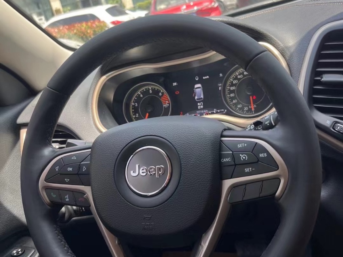 Jeep 自由光  2017款 2.0L 领先版图片