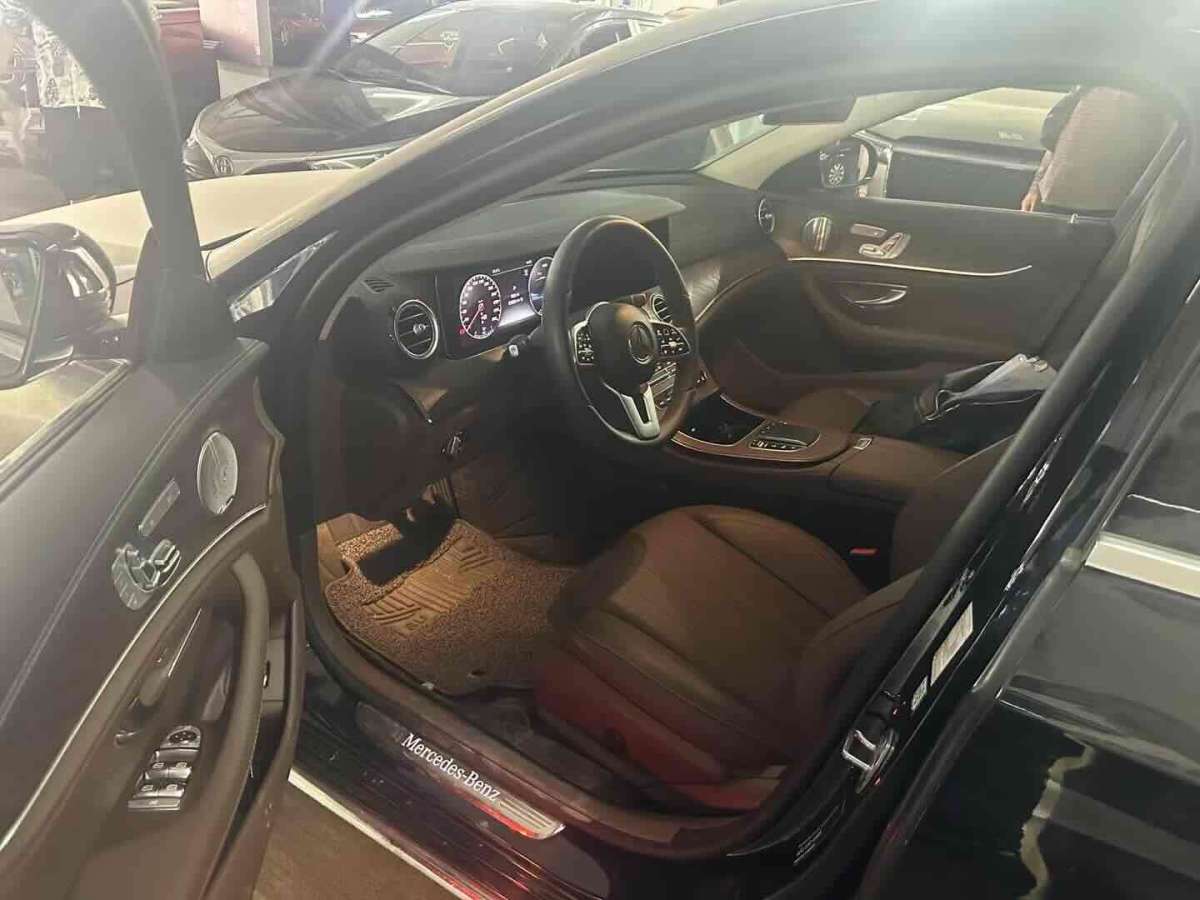 奔馳 奔馳E級(jí)  2019款 改款 E 300 L 豪華型圖片