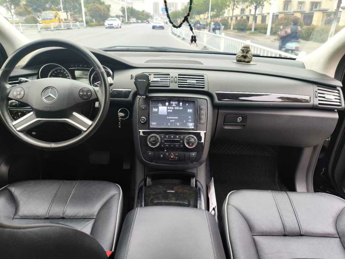 奔馳 奔馳R級(jí)  2014款 R 320 4MATIC 商務(wù)型圖片
