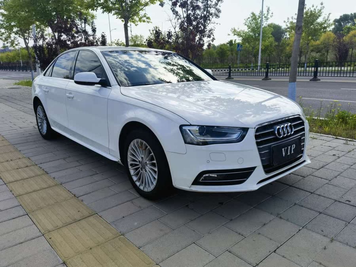 奧迪 奧迪A4L  2013款 35 TFSI 自動(dòng)標(biāo)準(zhǔn)型圖片
