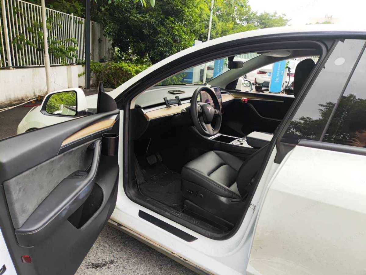 特斯拉 Model Y  2022款 改款 后輪驅(qū)動(dòng)版圖片