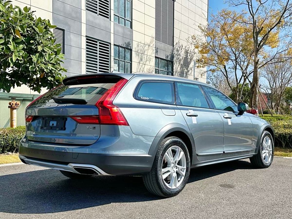 2019年1月沃爾沃 V90  2017款 Cross Country T5 AWD 智遠(yuǎn)版