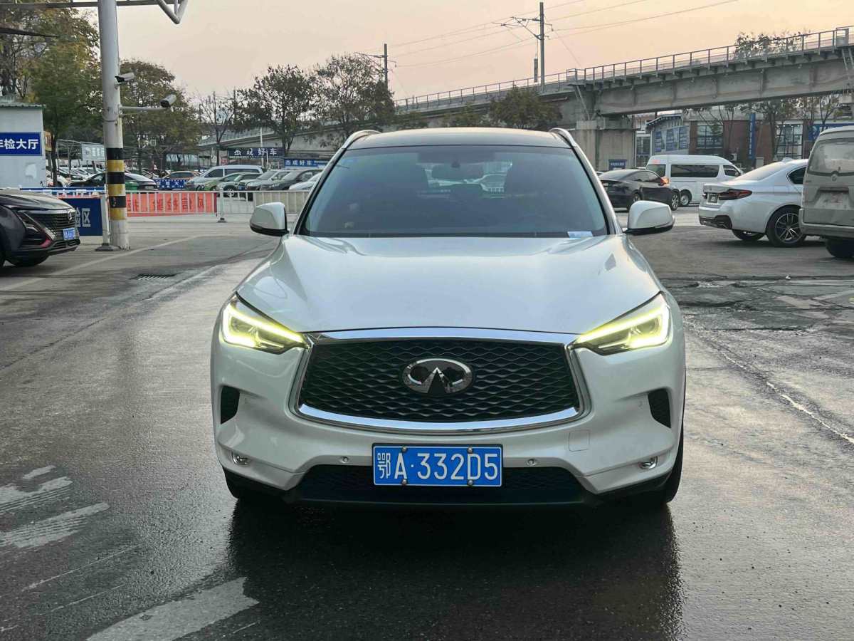 英菲尼迪 QX50  2018款 2.0T 兩驅(qū)時(shí)尚版圖片