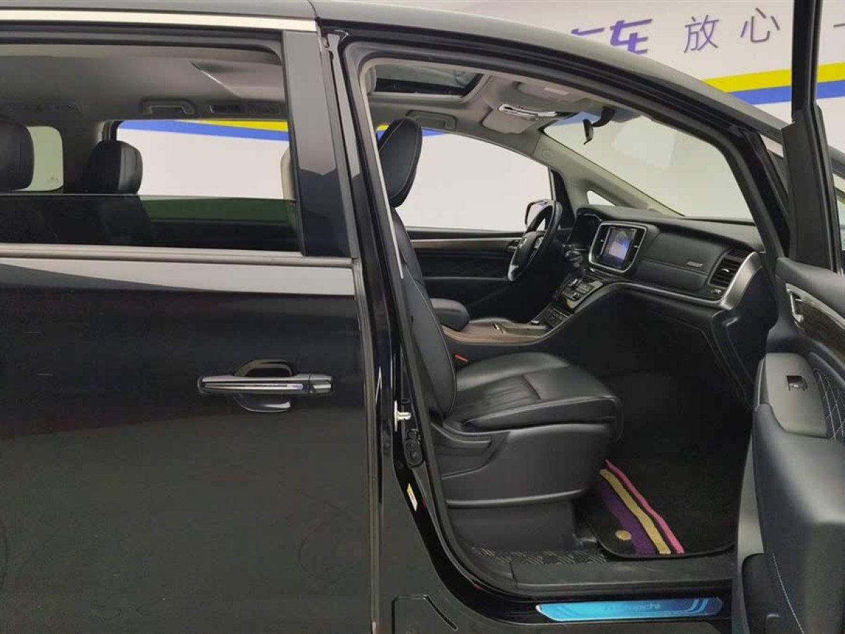 廣汽傳祺 M8  2018款 320T 尊享版圖片