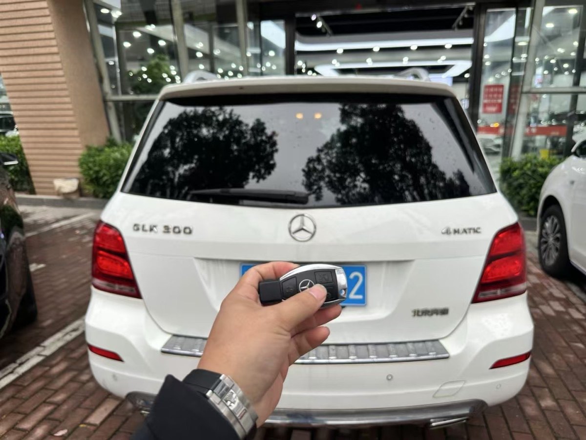 奔馳 奔馳GLK級  2013款 改款 GLK 300 4MATIC 時(shí)尚型圖片