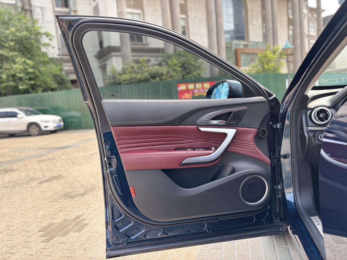 WEY VV7  2019款  升級(jí)款 2.0T 超豪型 國(guó)VI圖片