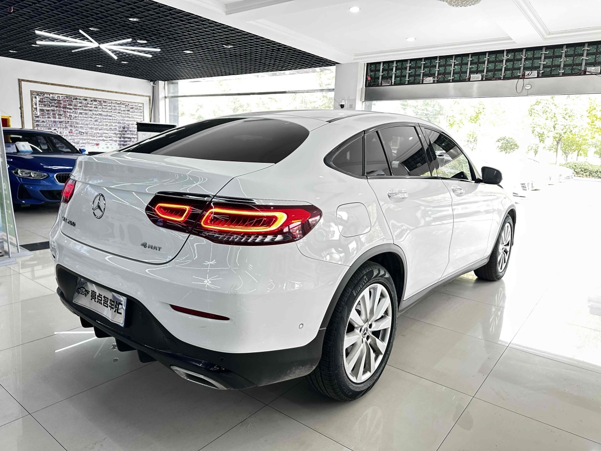 奔馳 奔馳GLC  2021款 GLC 260 4MATIC 轎跑SUV圖片