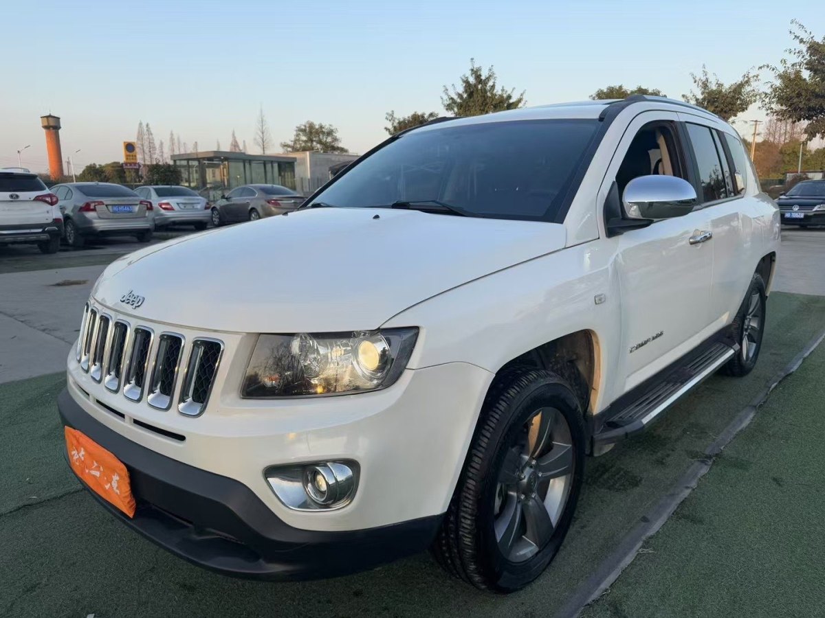 Jeep 指南者  2014款 改款 2.4L 四驅(qū)舒適版圖片