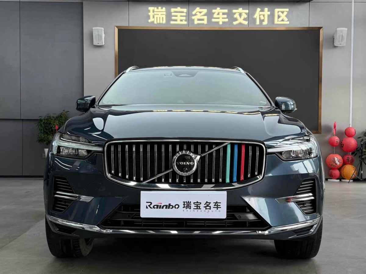 沃爾沃 XC60新能源  2023款 T8 插電混動 長續(xù)航四驅(qū)智雅豪華樂享版圖片