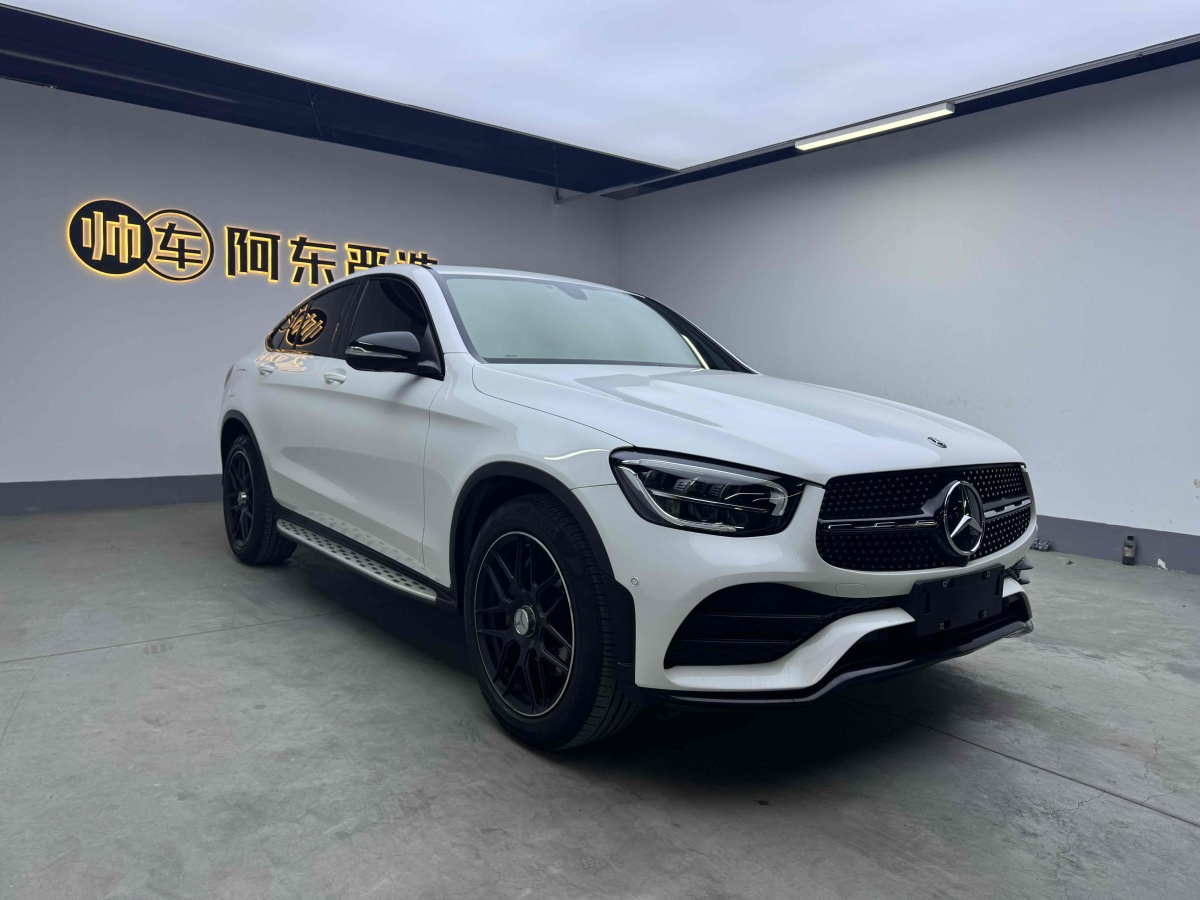 奔馳 奔馳GLC  2022款 改款 GLC 260 4MATIC 轎跑SUV圖片