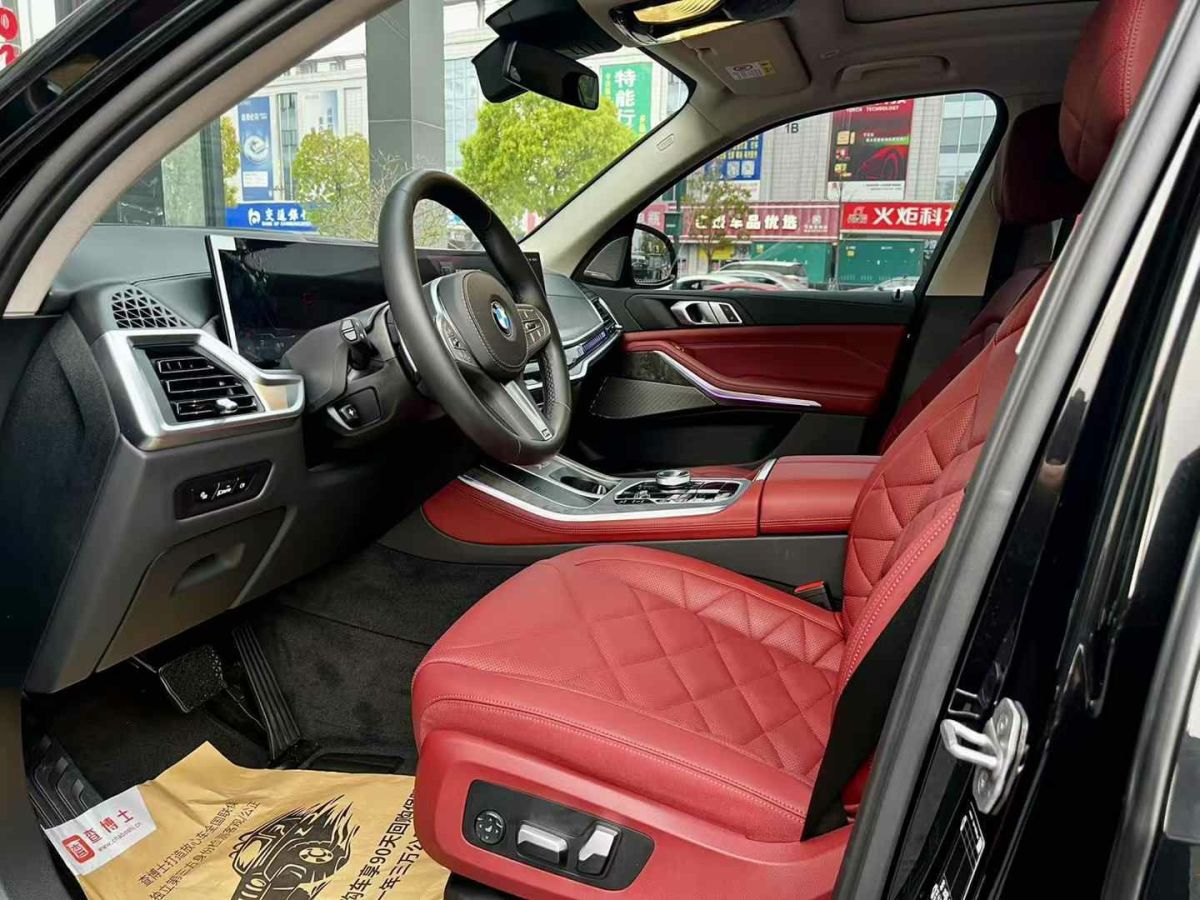 寶馬 寶馬X5  2024款 xDrive 40Li 尊享型黑焰限量版圖片