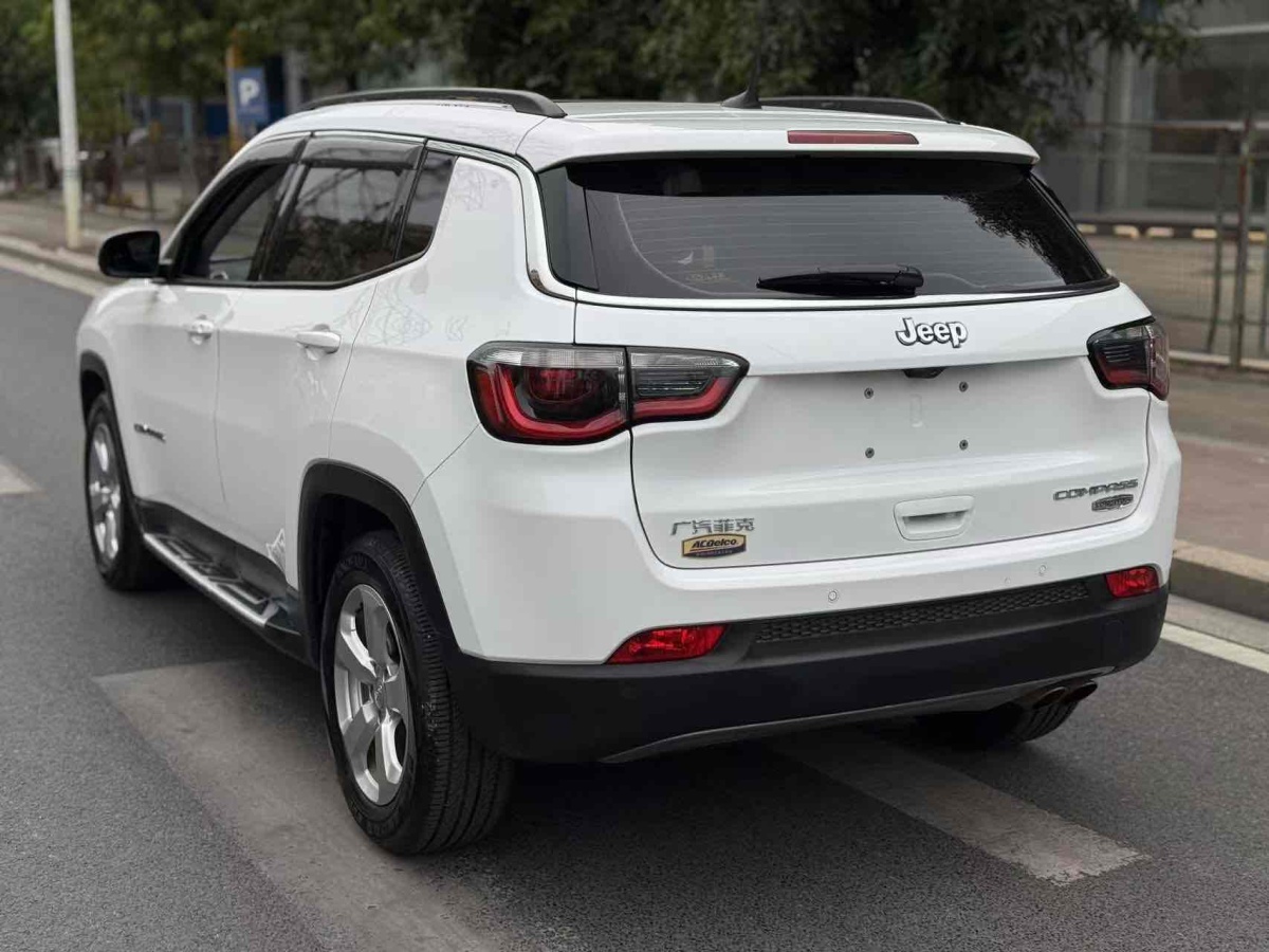 Jeep 指南者  2019款  200TS 自動優(yōu)享-互聯(lián)大屏版圖片