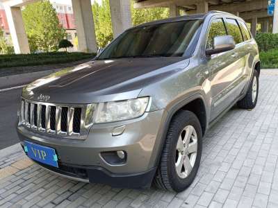 2013年2月 Jeep 大切諾基(進(jìn)口) 3.6L 舒享導(dǎo)航版圖片