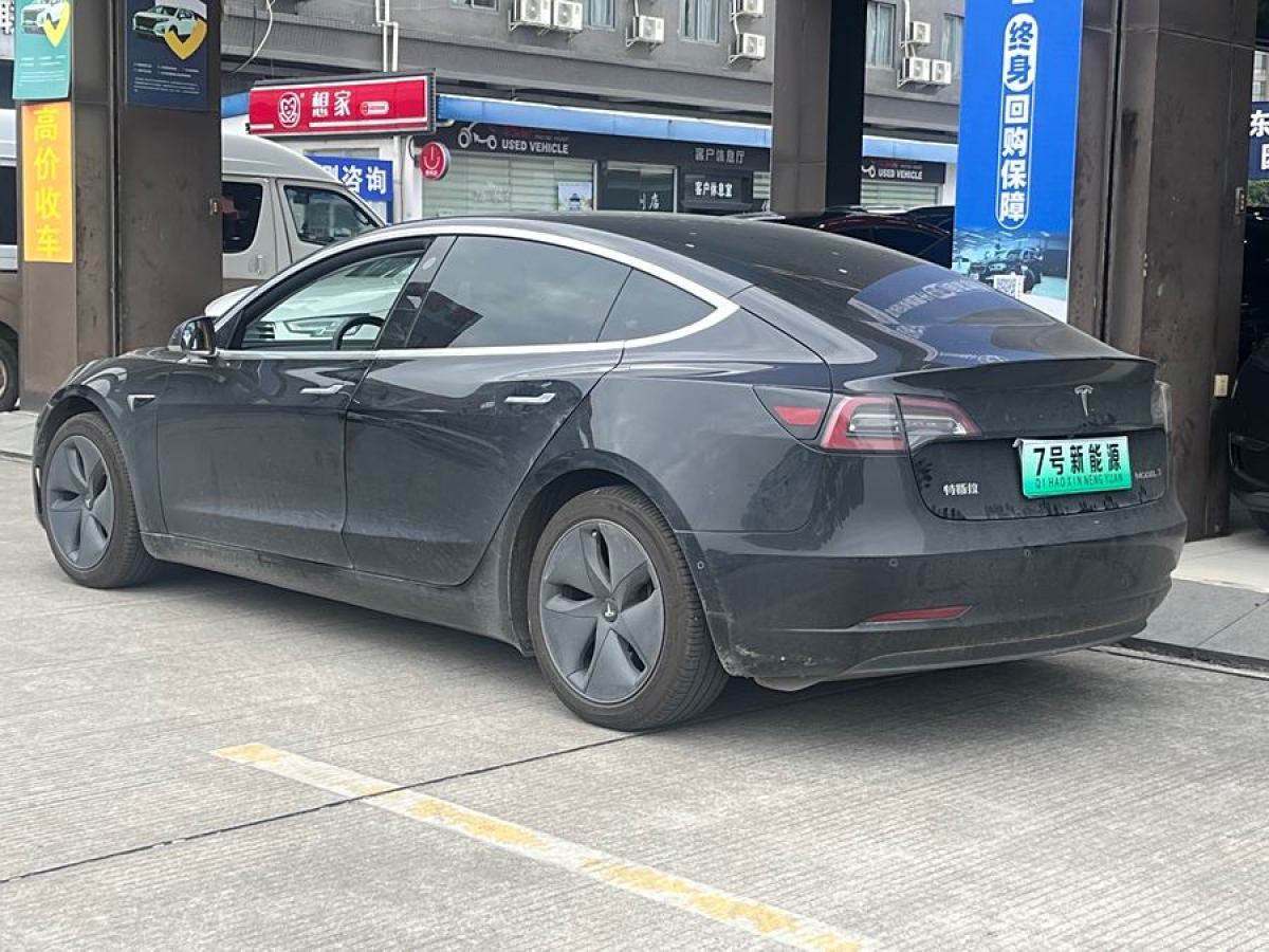 特斯拉 Model 3  2020款 改款 標(biāo)準(zhǔn)續(xù)航后驅(qū)升級版圖片