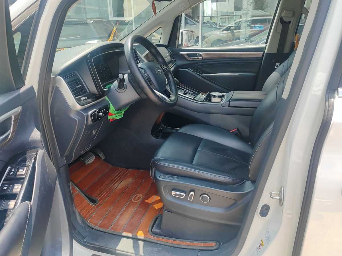 廣汽傳祺 M8  2021款 領(lǐng)秀系列 390T 至尊福祉版圖片