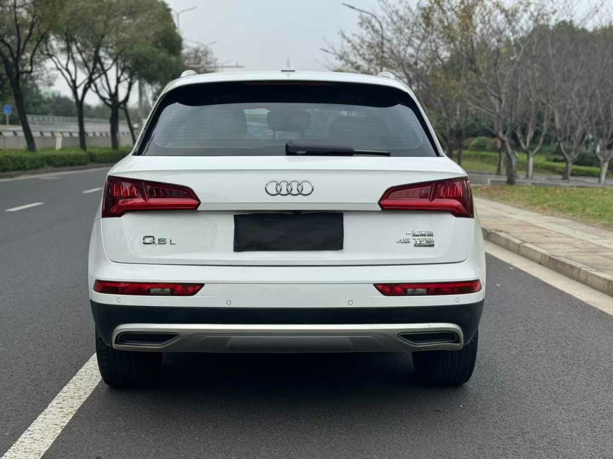 奧迪 奧迪Q3  2019款  35 TFSI 時尚動感型圖片