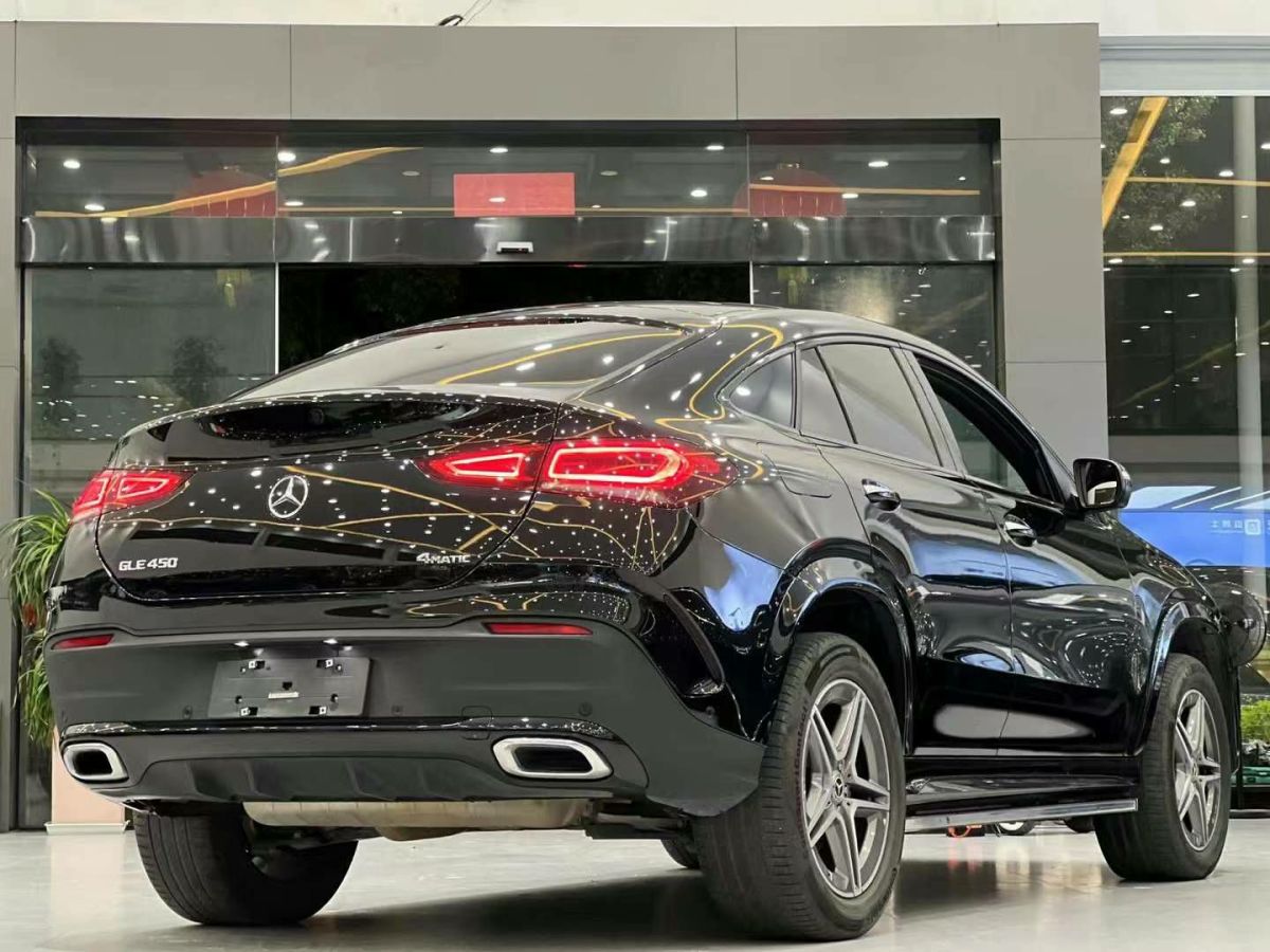 奔馳 奔馳GLC  2022款 GLC 260 4MATIC 轎跑SUV圖片