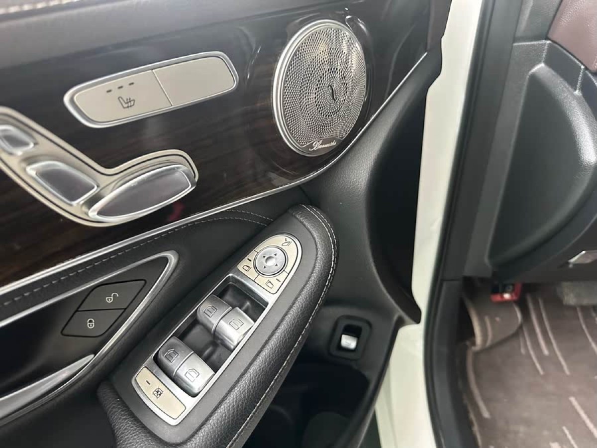 奔馳 奔馳GLC  2018款 改款 GLC 260 4MATIC 動感型圖片