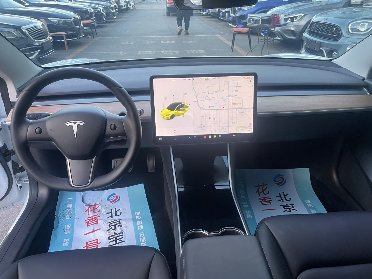 特斯拉 Model 3  2019款 標(biāo)準(zhǔn)續(xù)航后驅(qū)升級版圖片