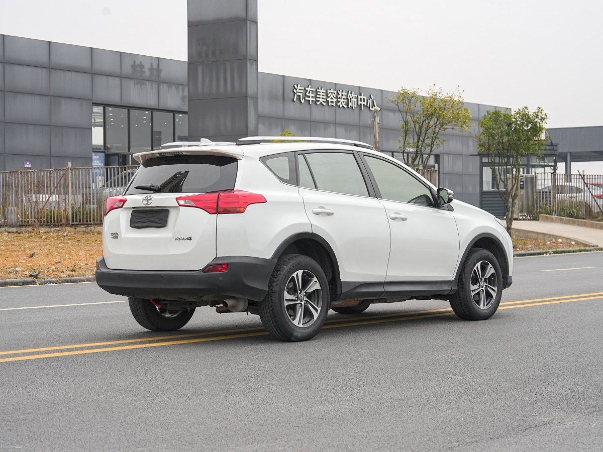 豐田 RAV4  2018款 榮放 2.0L CVT兩驅(qū)風(fēng)尚版圖片